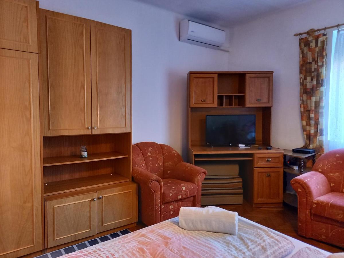 Clara Apartman Keszthely Esterno foto